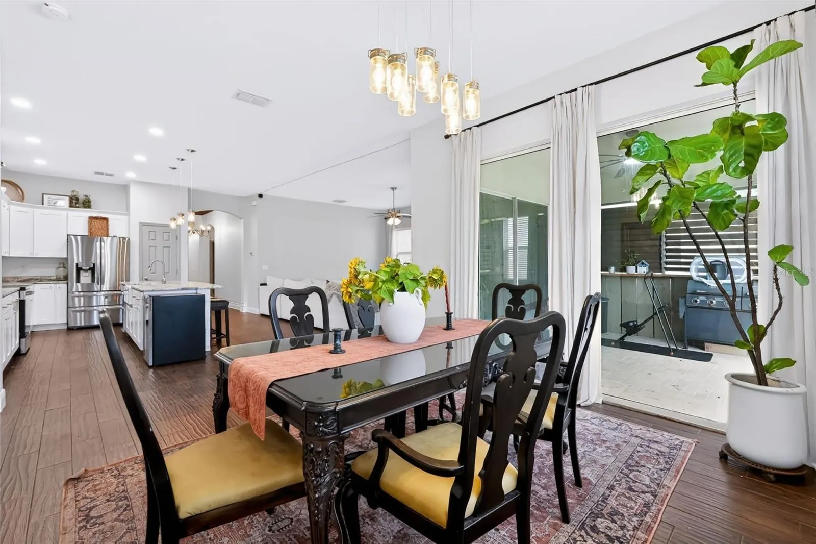 313 ROXBURY CROSSING CT