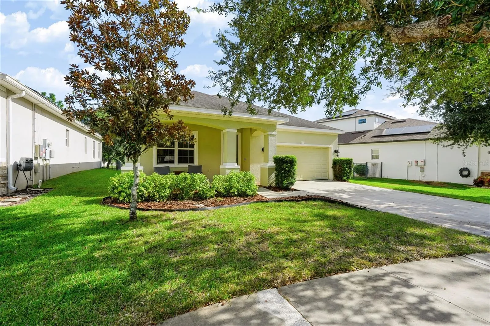 313 ROXBURY CROSSING CT