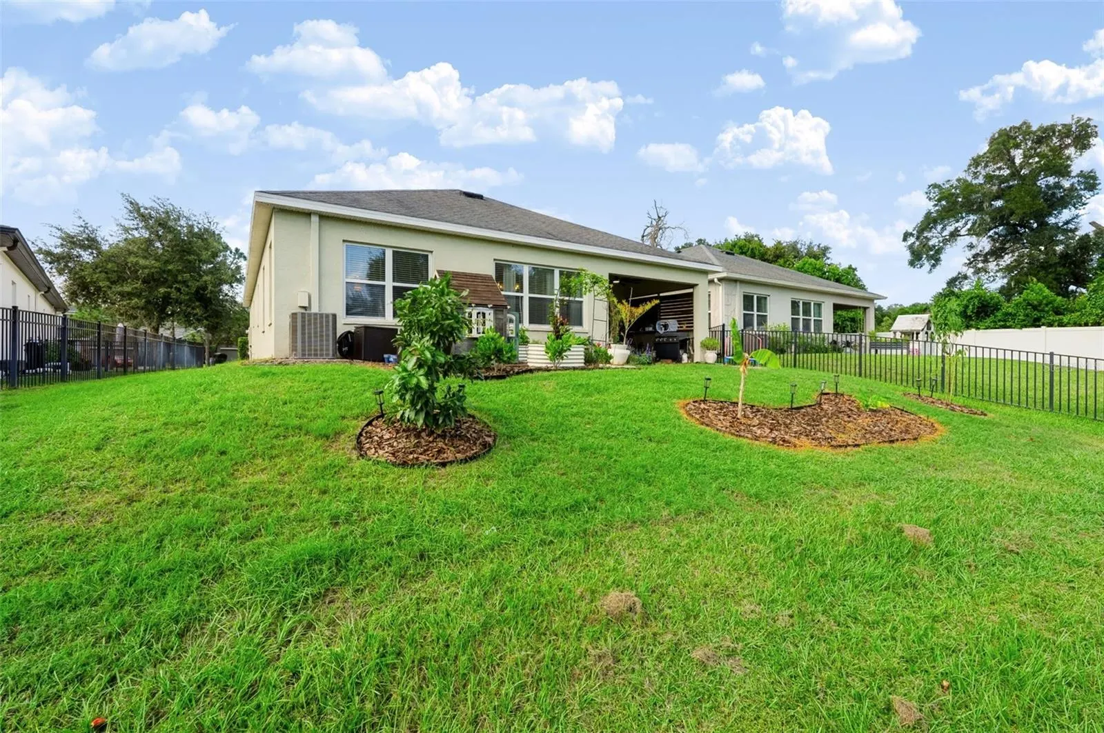 313 ROXBURY CROSSING CT