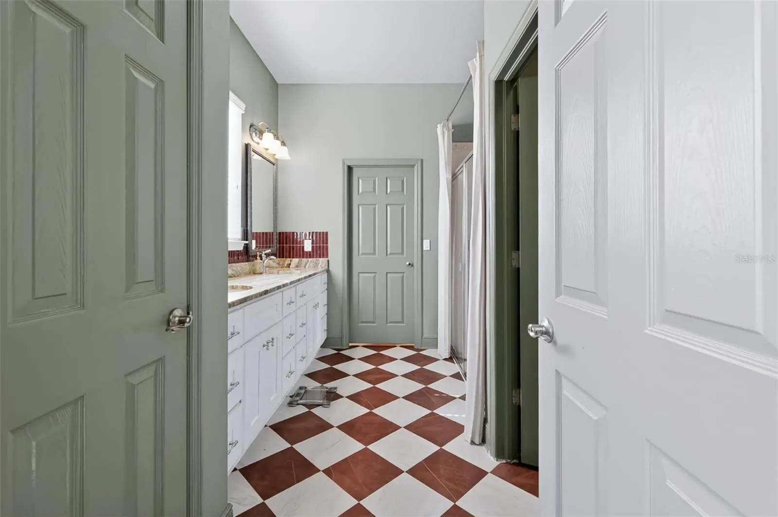 313 ROXBURY CROSSING CT