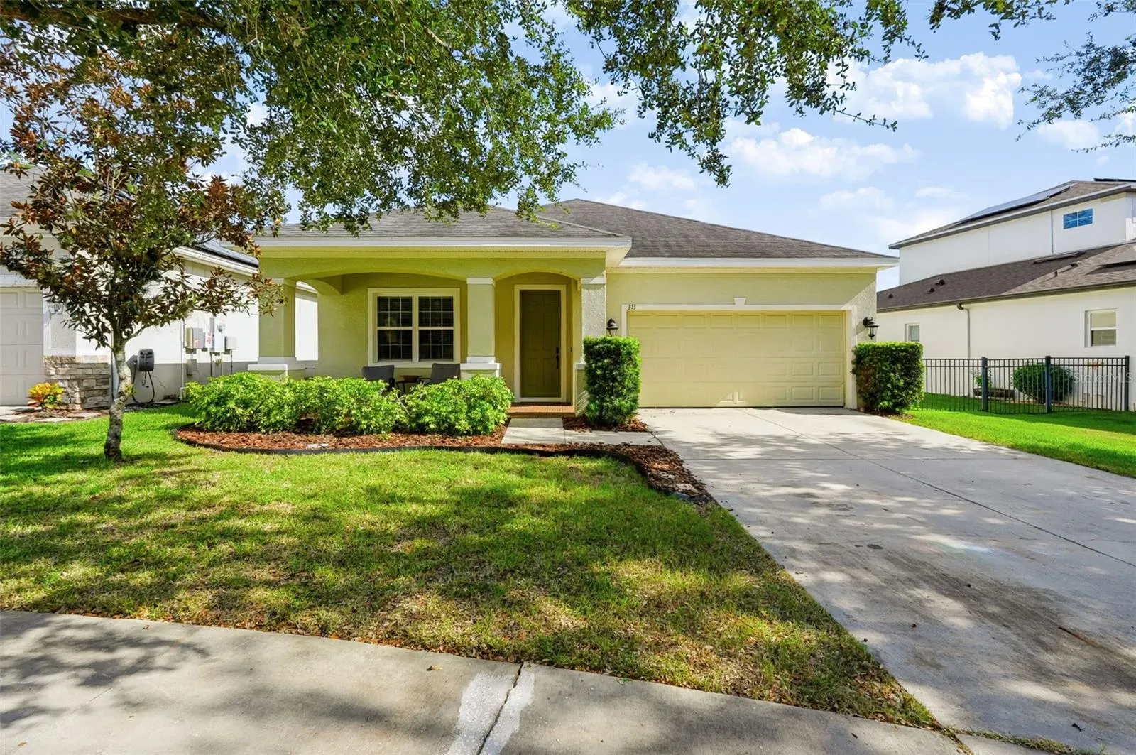 313 ROXBURY CROSSING CT