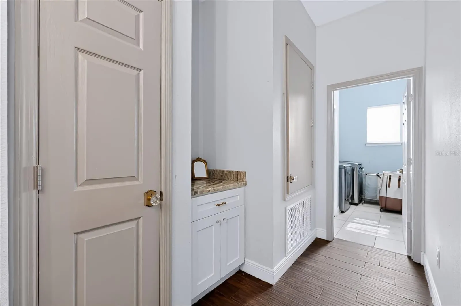 313 ROXBURY CROSSING CT