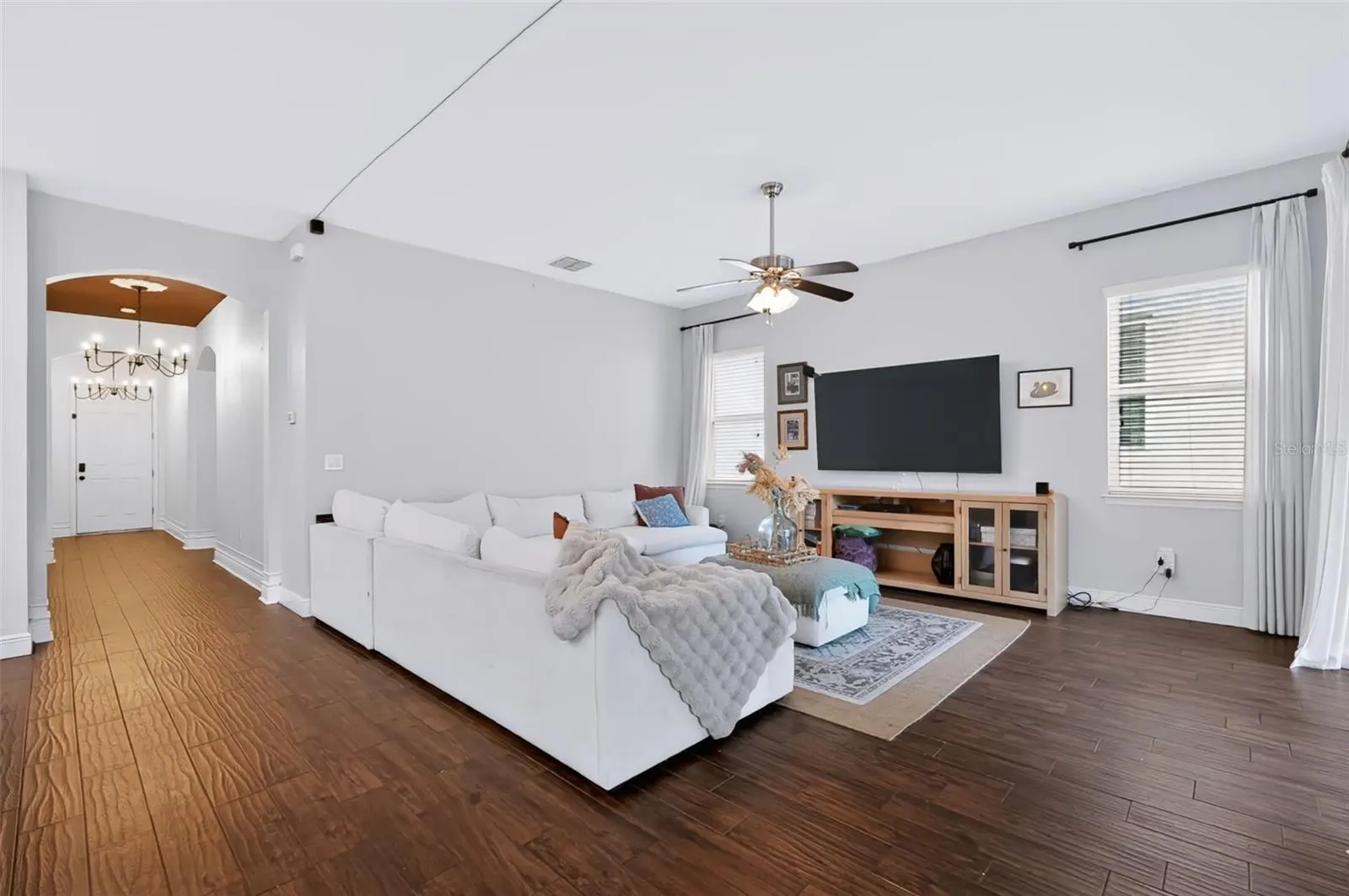 313 ROXBURY CROSSING CT