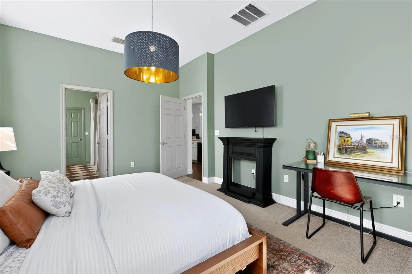 313 ROXBURY CROSSING CT