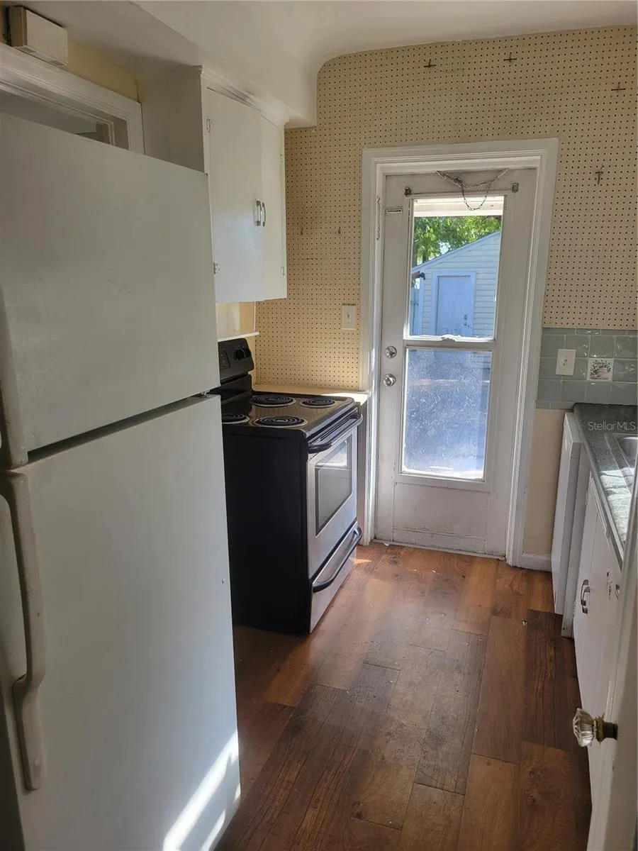 1910 23RD AVE N