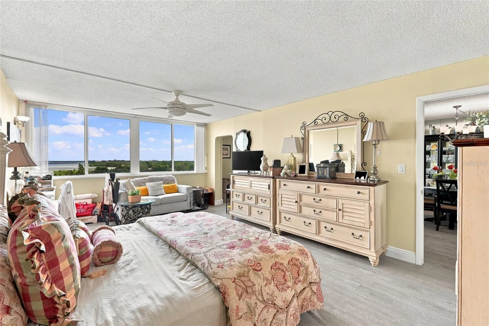 2616 COVE CAY DR #906 #906
