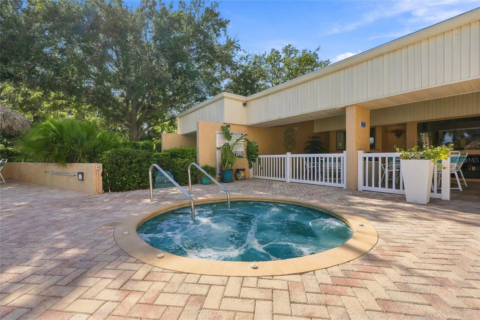 2616 COVE CAY DR #906 #906