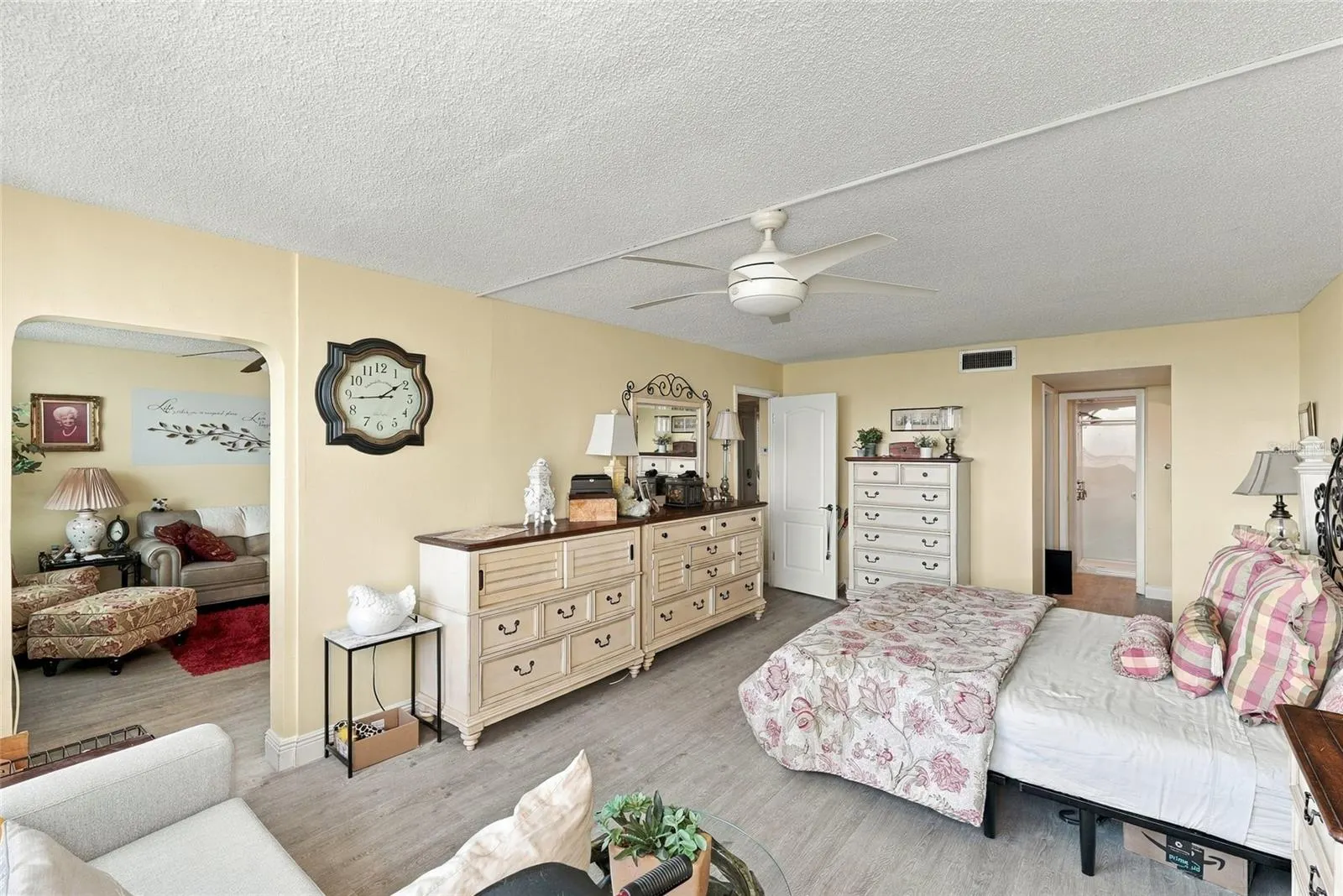 2616 COVE CAY DR #906 #906