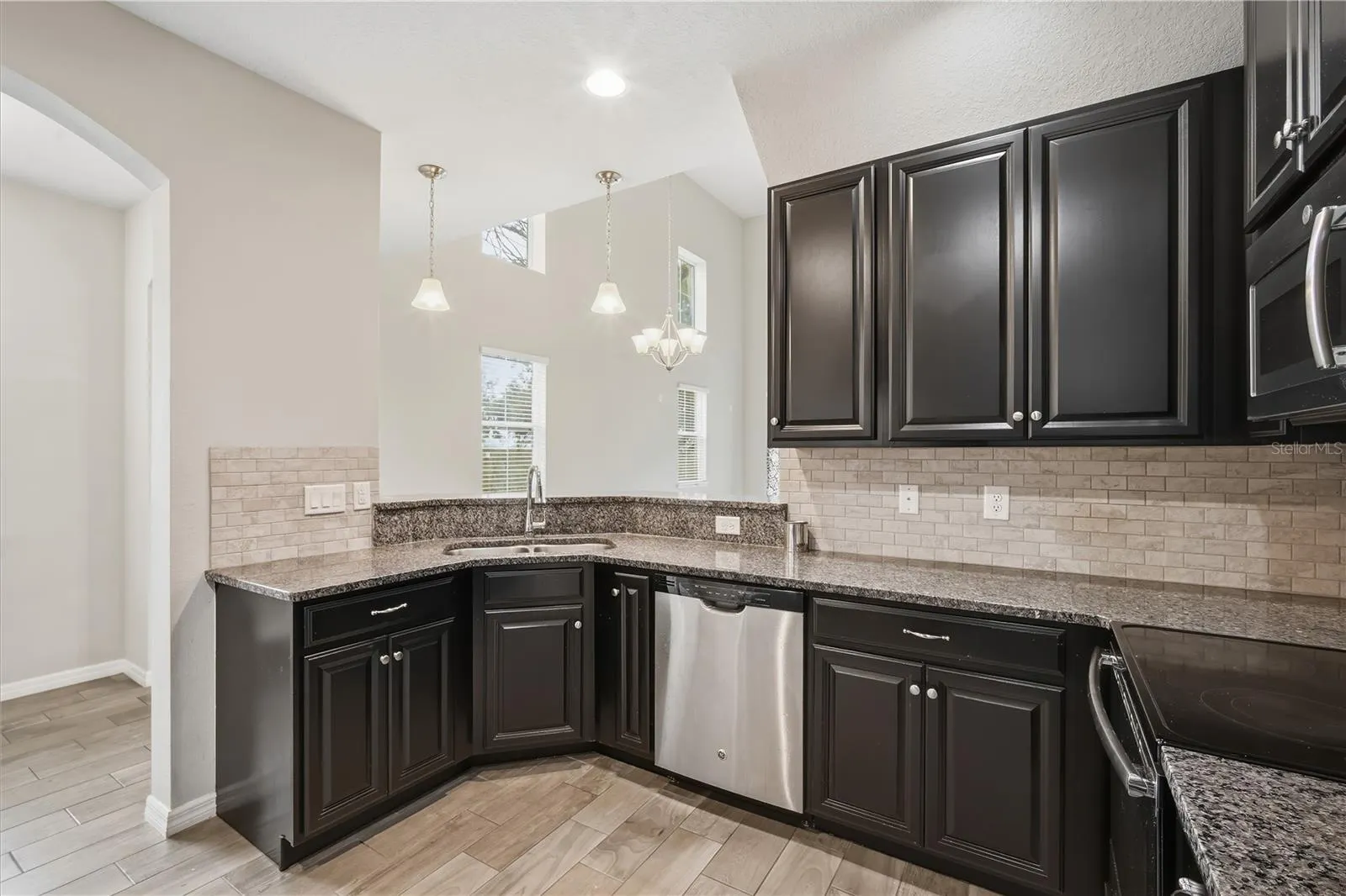 2224 LENNOX DALE LN