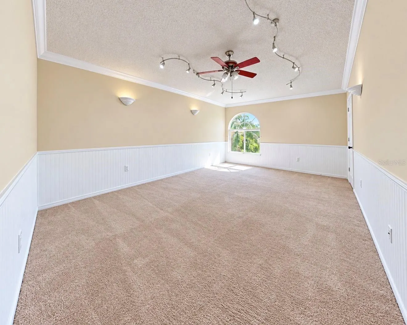 11214 LONGBROOKE DR