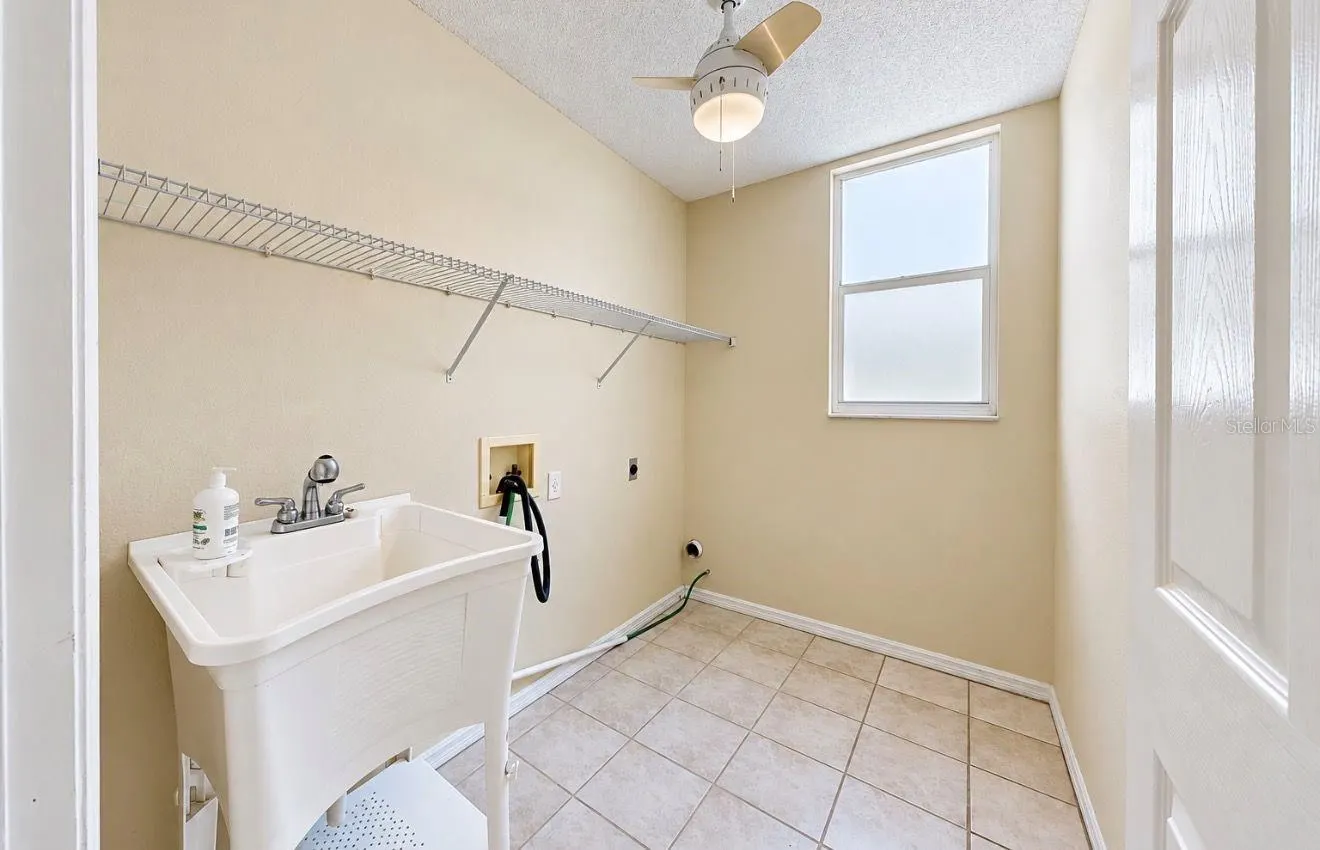 11214 LONGBROOKE DR