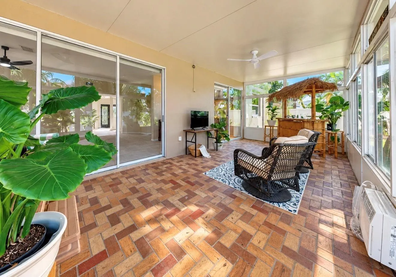11214 LONGBROOKE DR