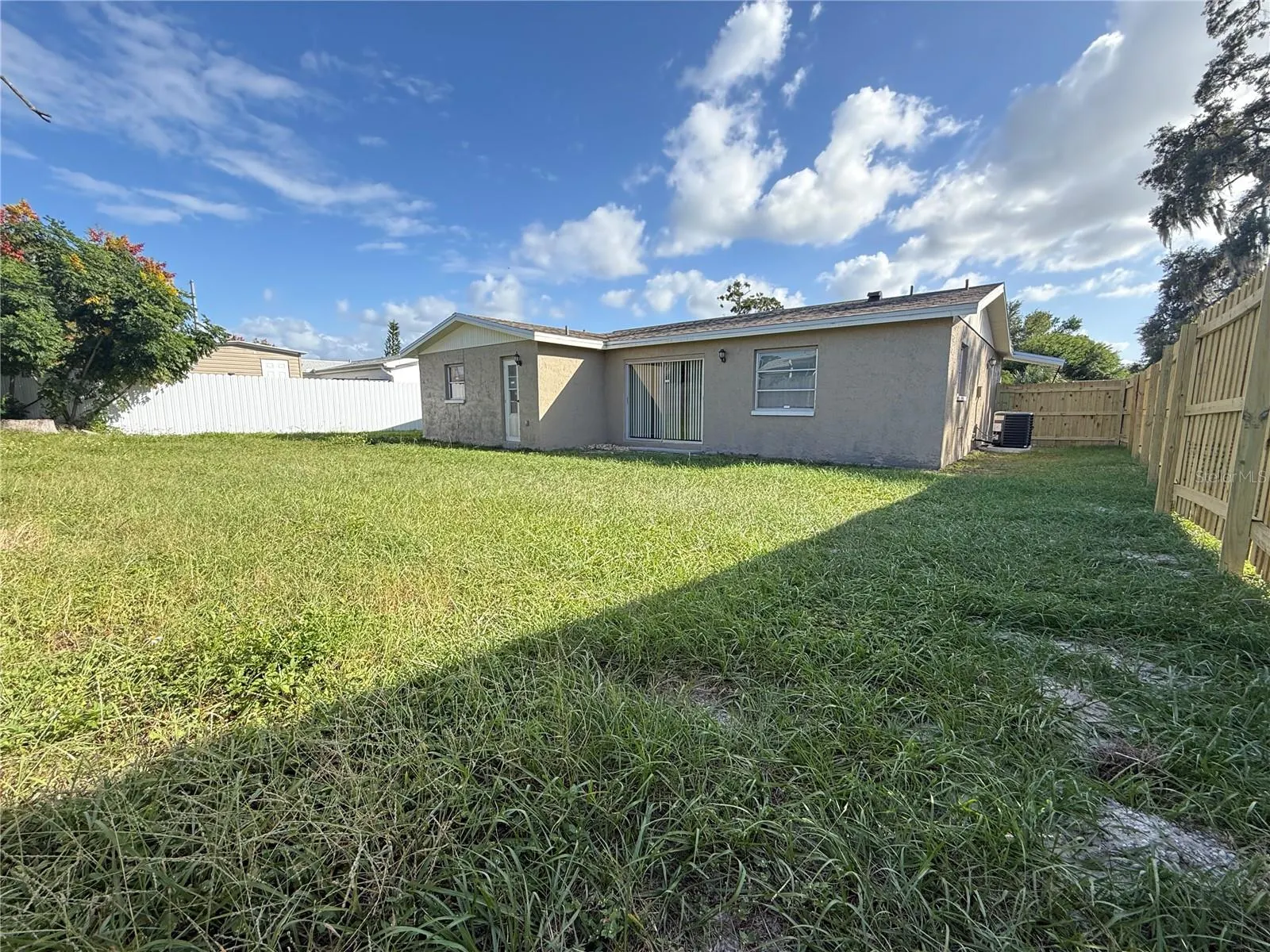 8019 COLTON DR