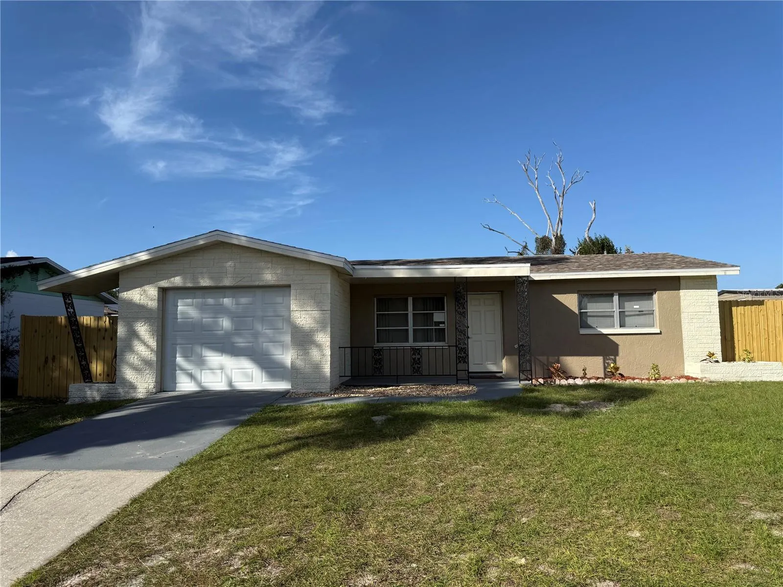 8019 COLTON DR