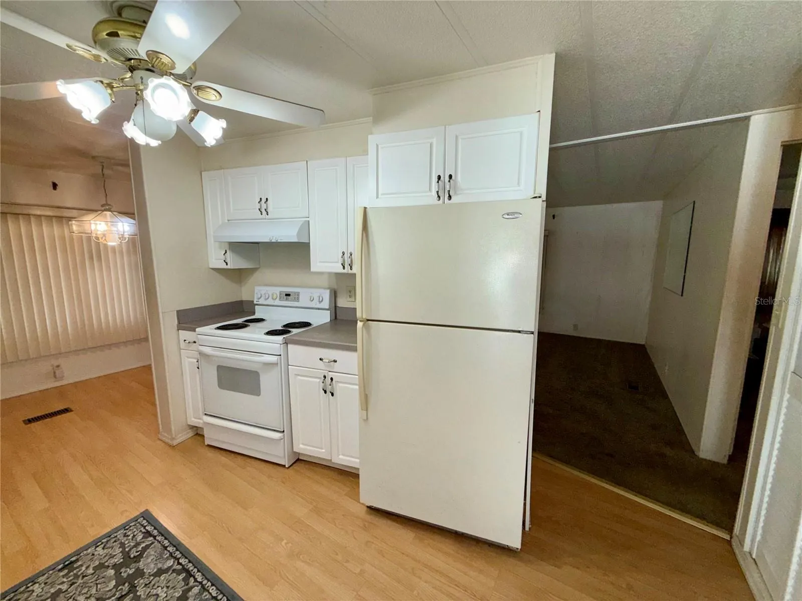 82208 F ST N #208 #208