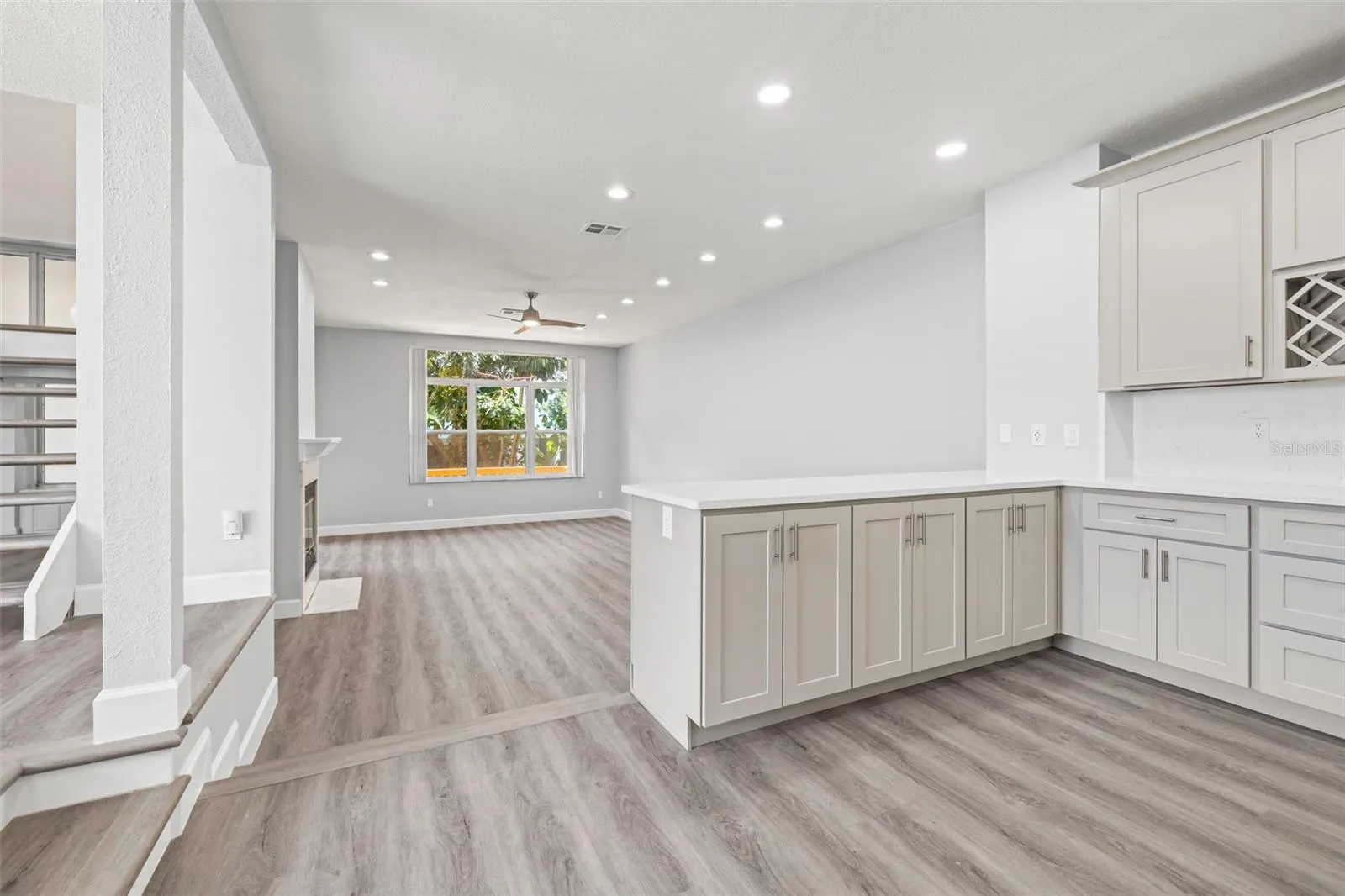 487 PINELLAS BAYWAY S #201 #201