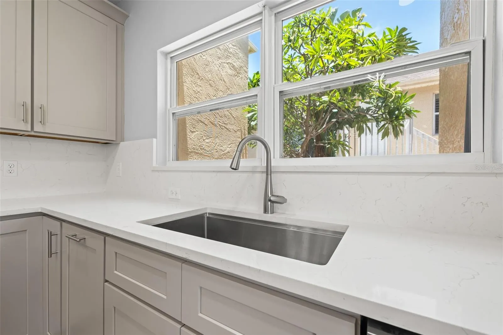 487 PINELLAS BAYWAY S #201 #201