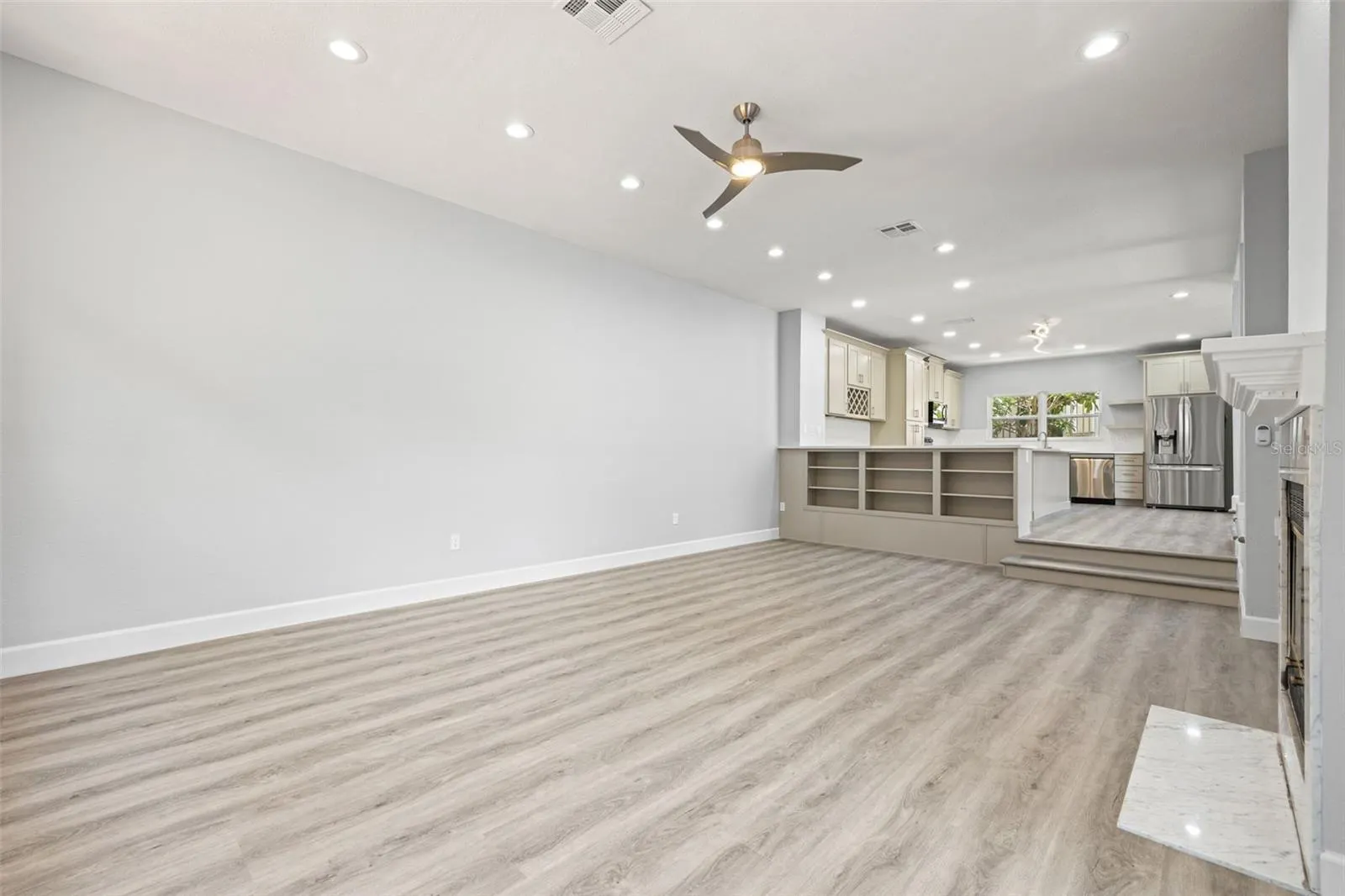 487 PINELLAS BAYWAY S #201 #201