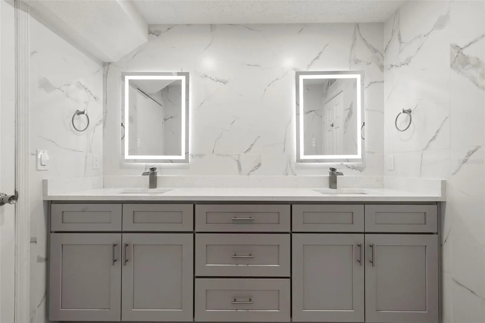 487 PINELLAS BAYWAY S #201 #201
