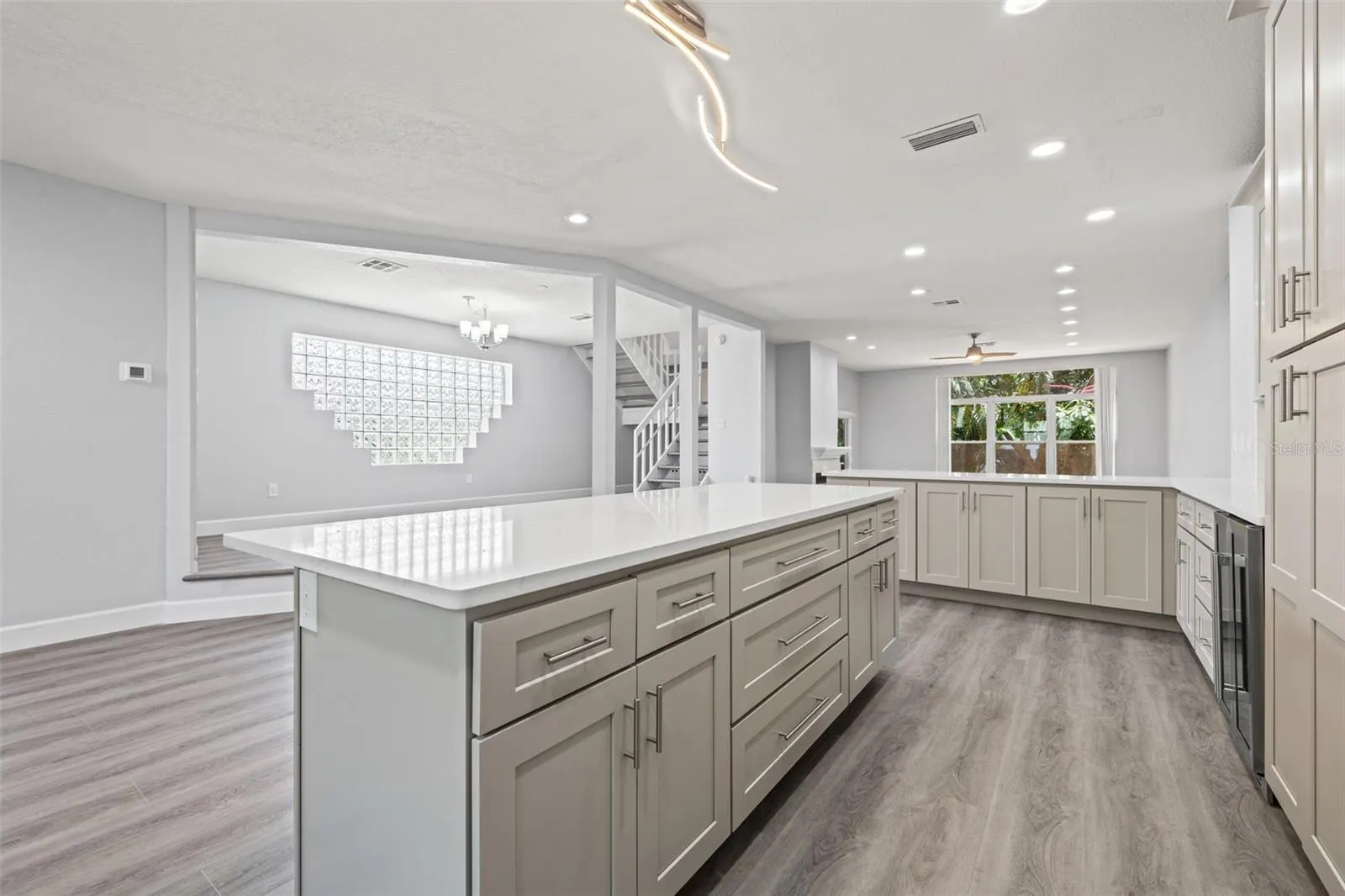 487 PINELLAS BAYWAY S #201 #201