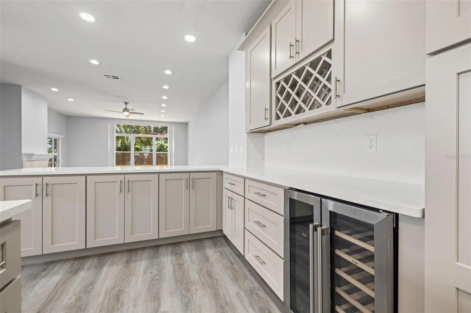 487 PINELLAS BAYWAY S #201 #201