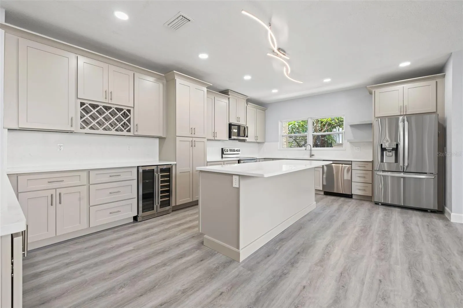 487 PINELLAS BAYWAY S #201 #201