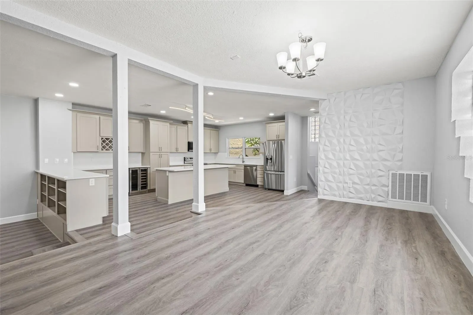 487 PINELLAS BAYWAY S #201 #201