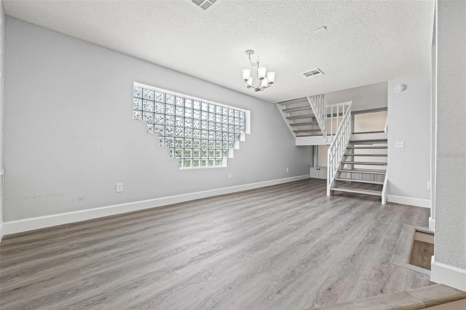 487 PINELLAS BAYWAY S #201 #201