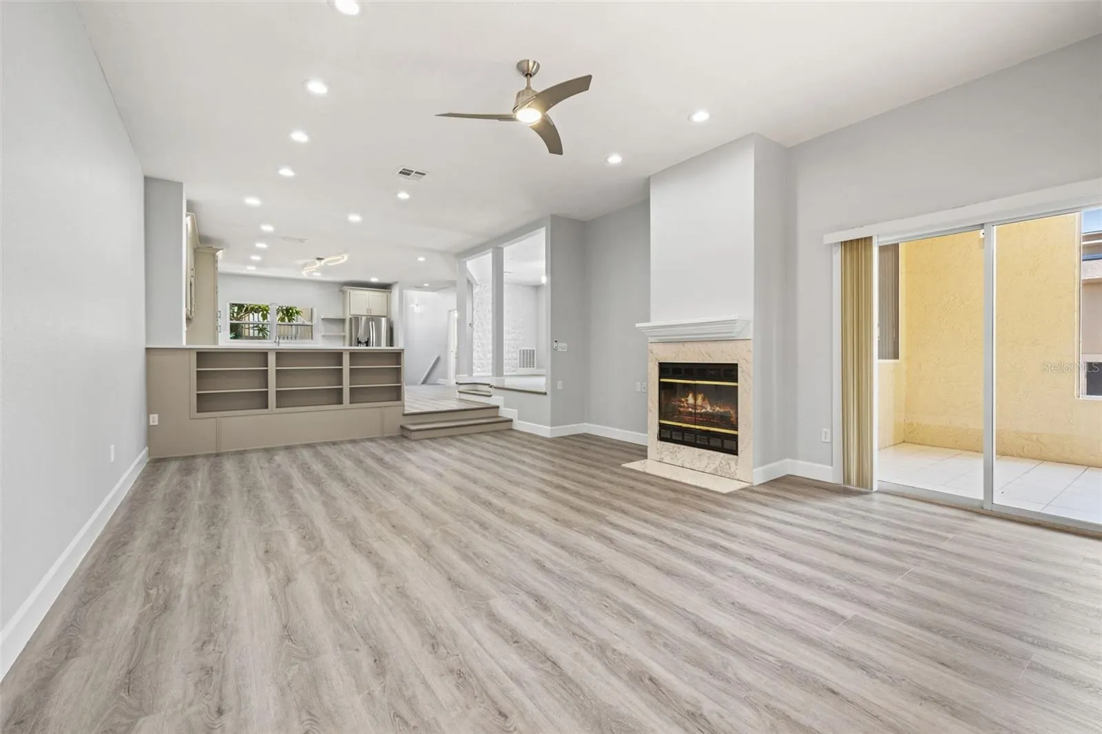 487 PINELLAS BAYWAY S #201 #201