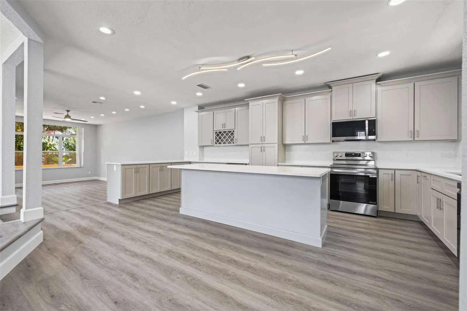 487 PINELLAS BAYWAY S #201 #201