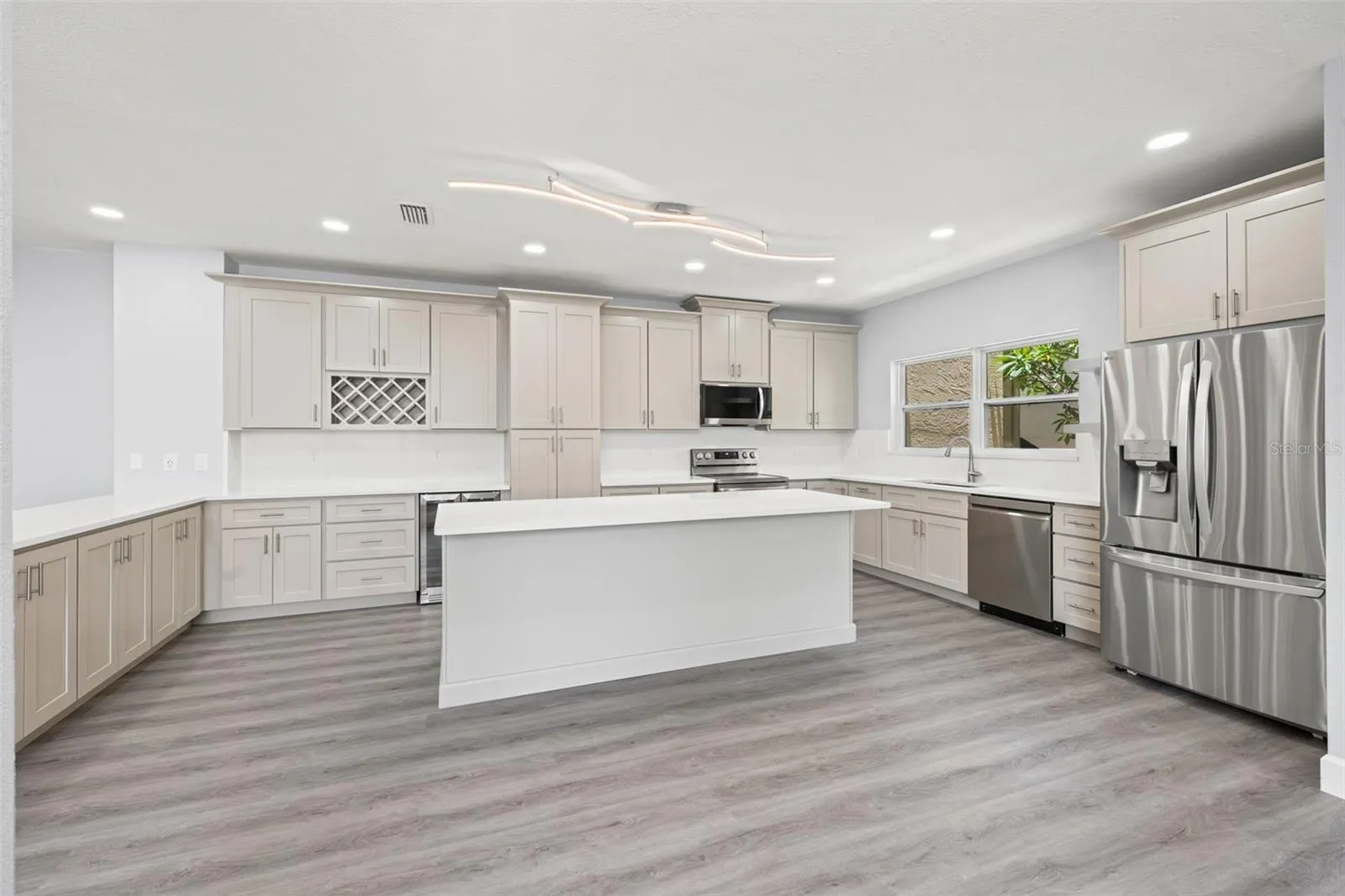 487 PINELLAS BAYWAY S #201 #201