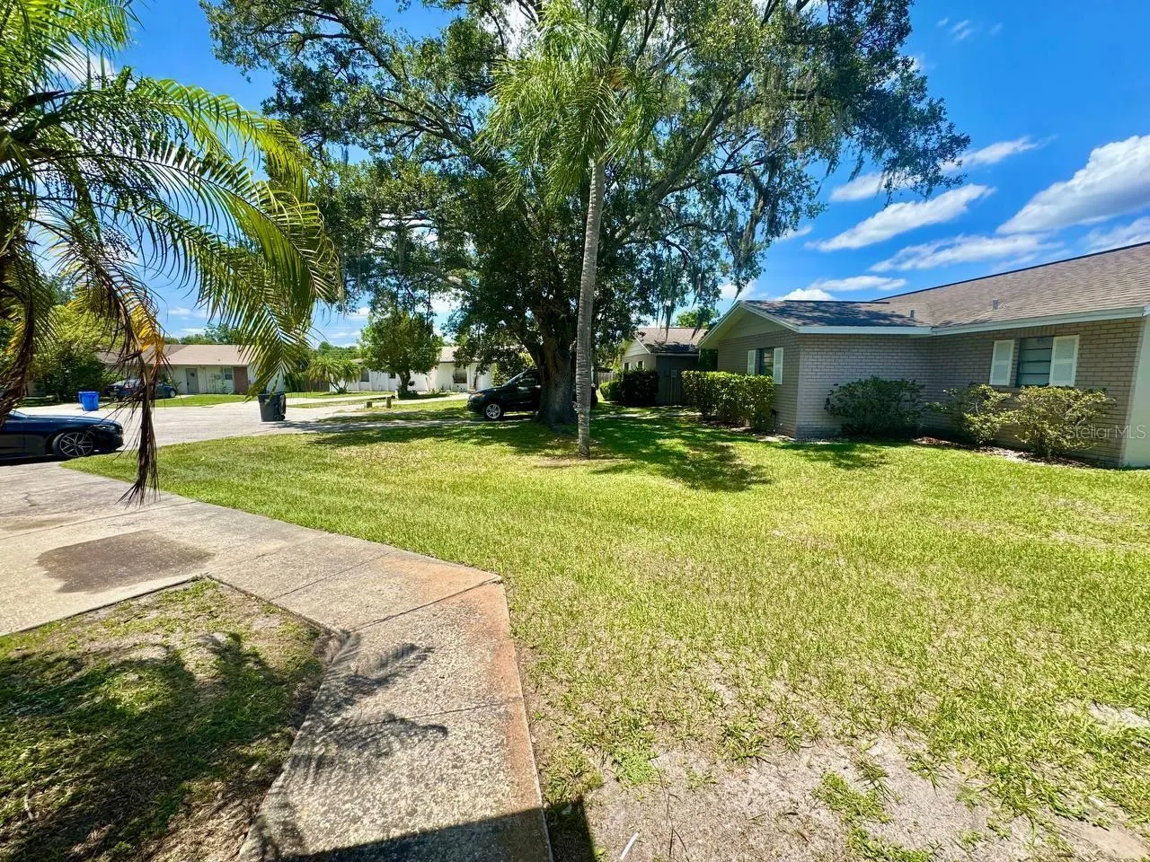 5102 LAWNTON CT