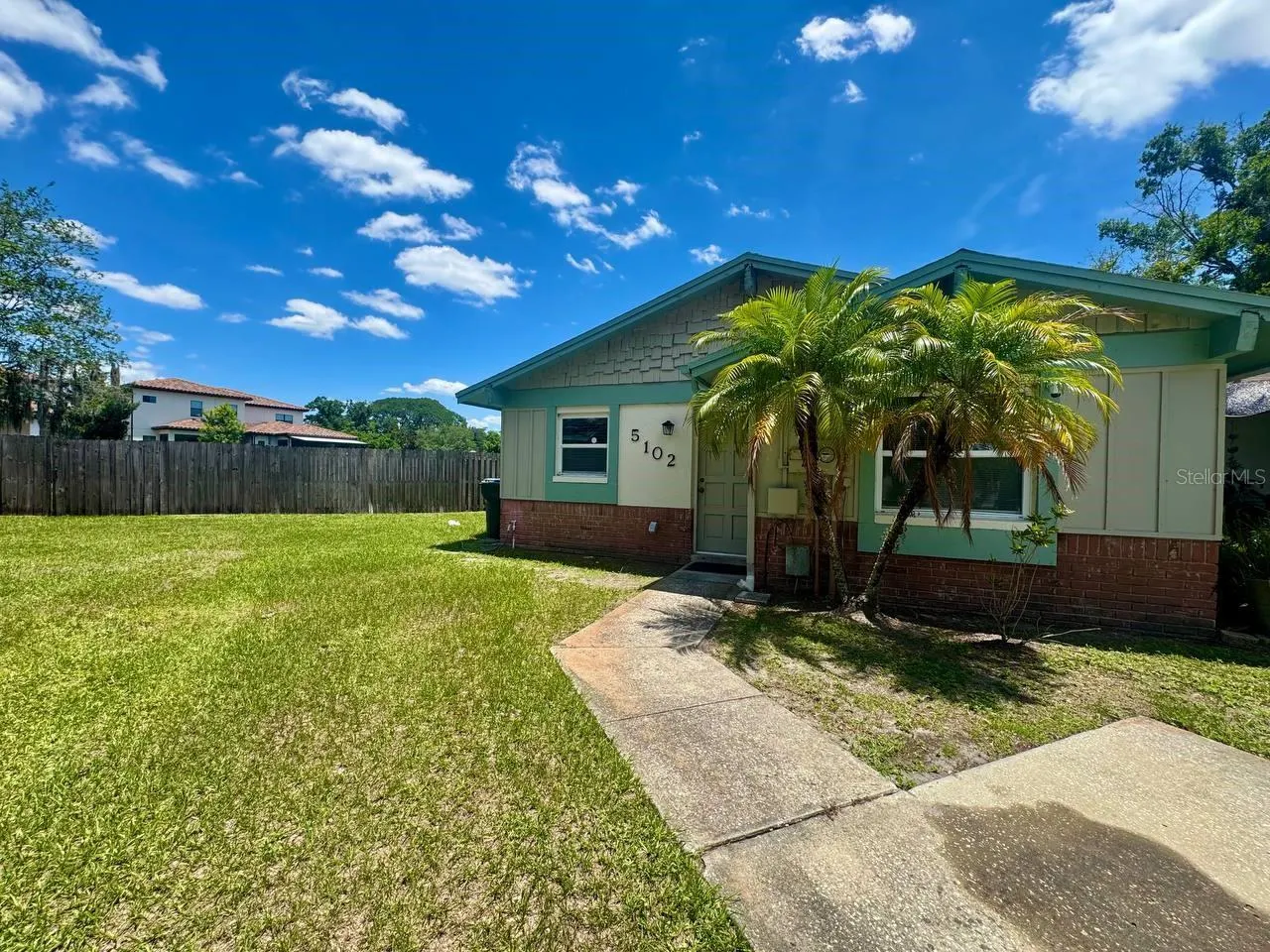 5102 LAWNTON CT