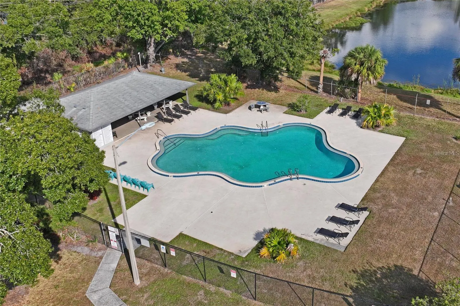 5102 LAWNTON CT