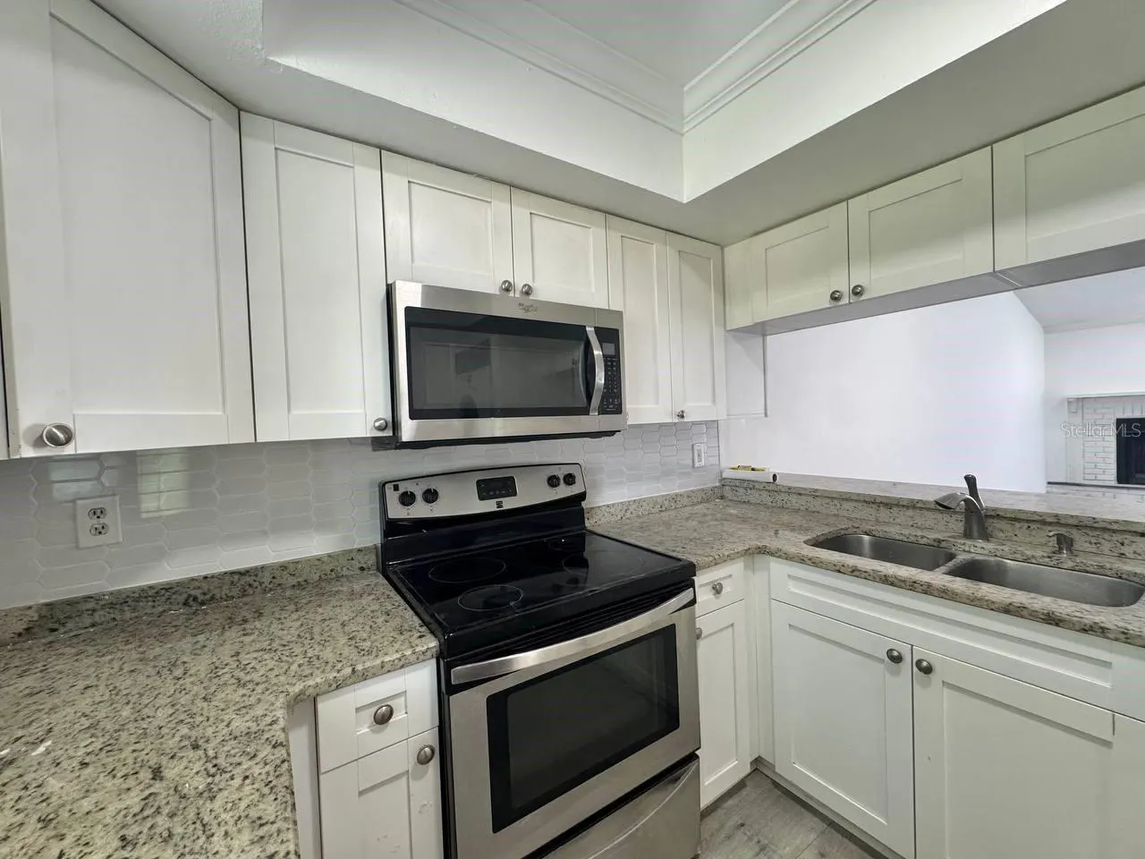 5102 LAWNTON CT
