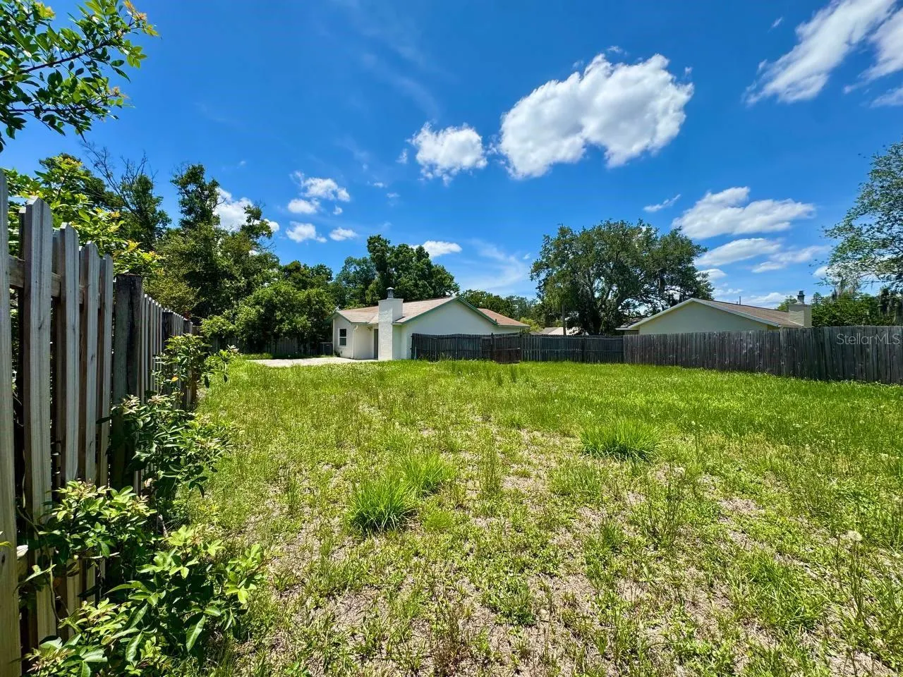 5102 LAWNTON CT