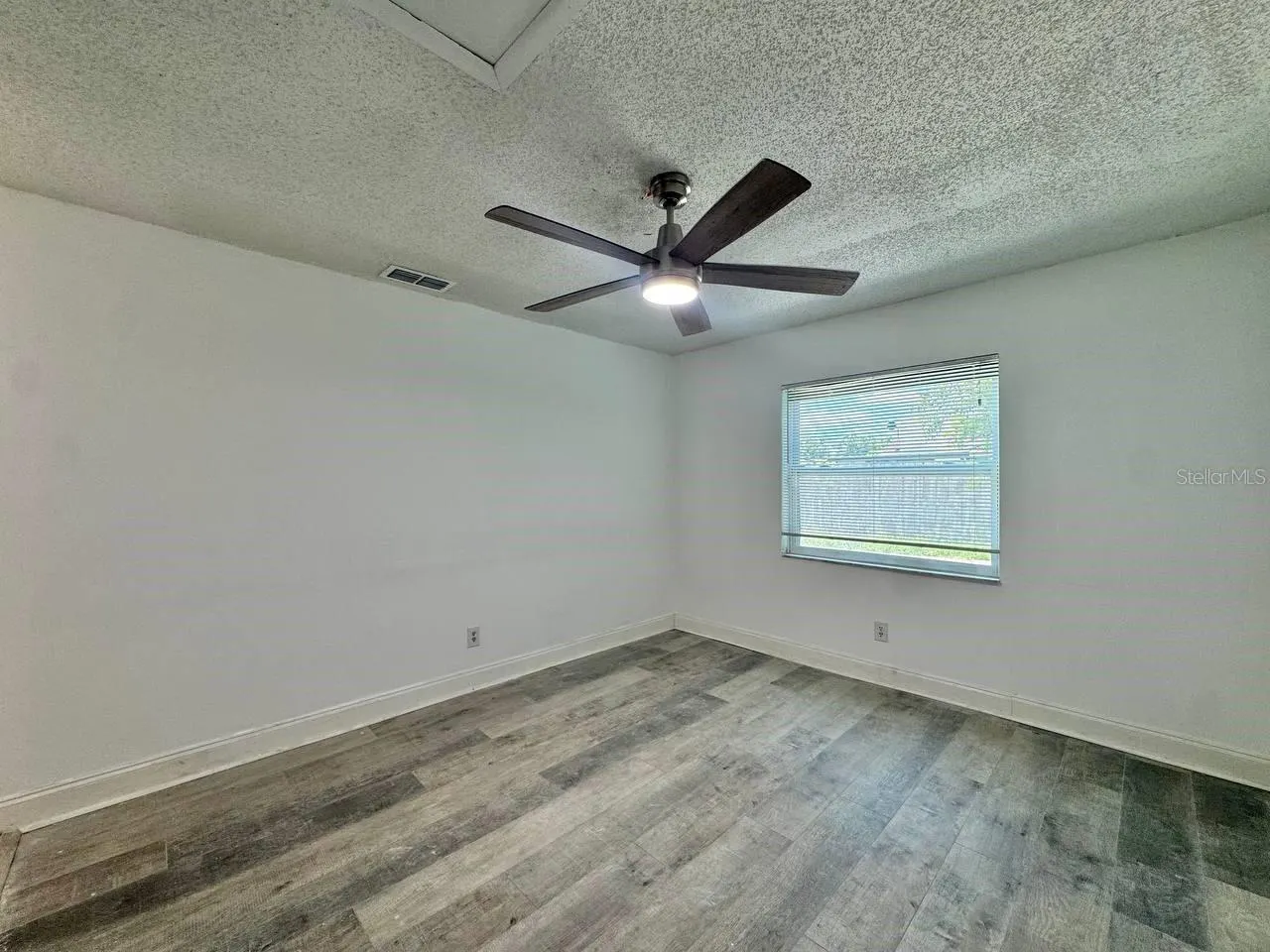 5102 LAWNTON CT