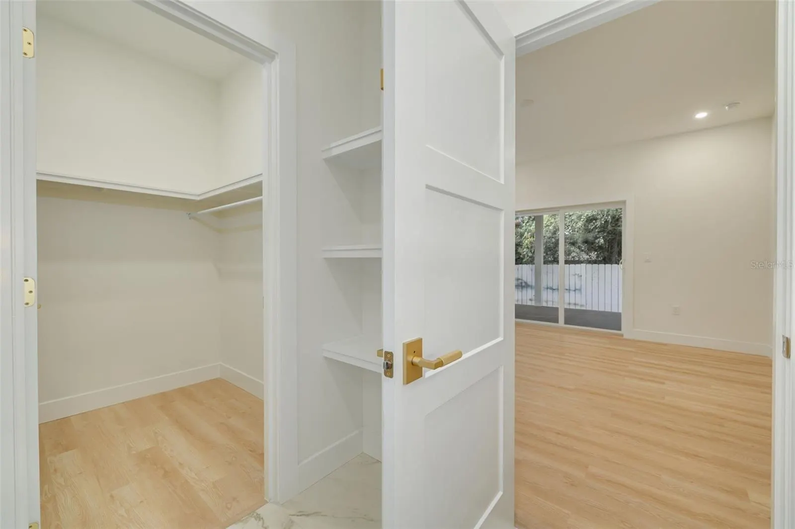 270 DIOGENES ST