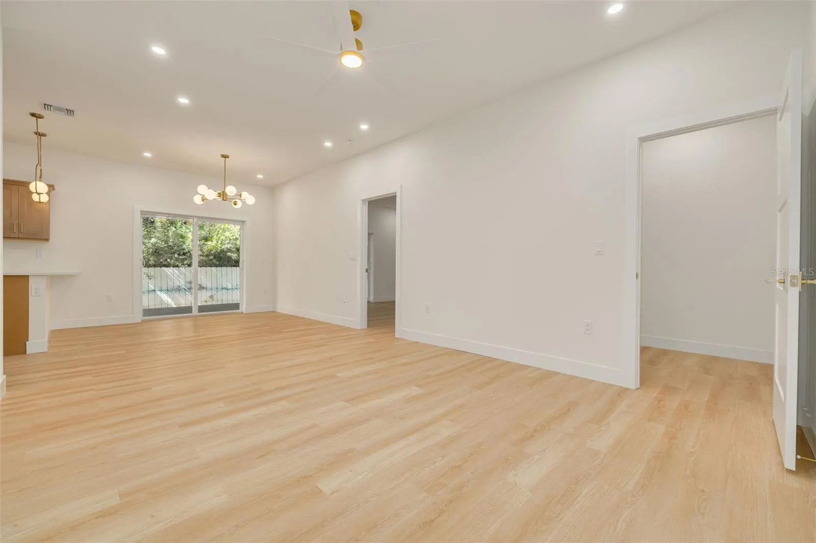 270 DIOGENES ST