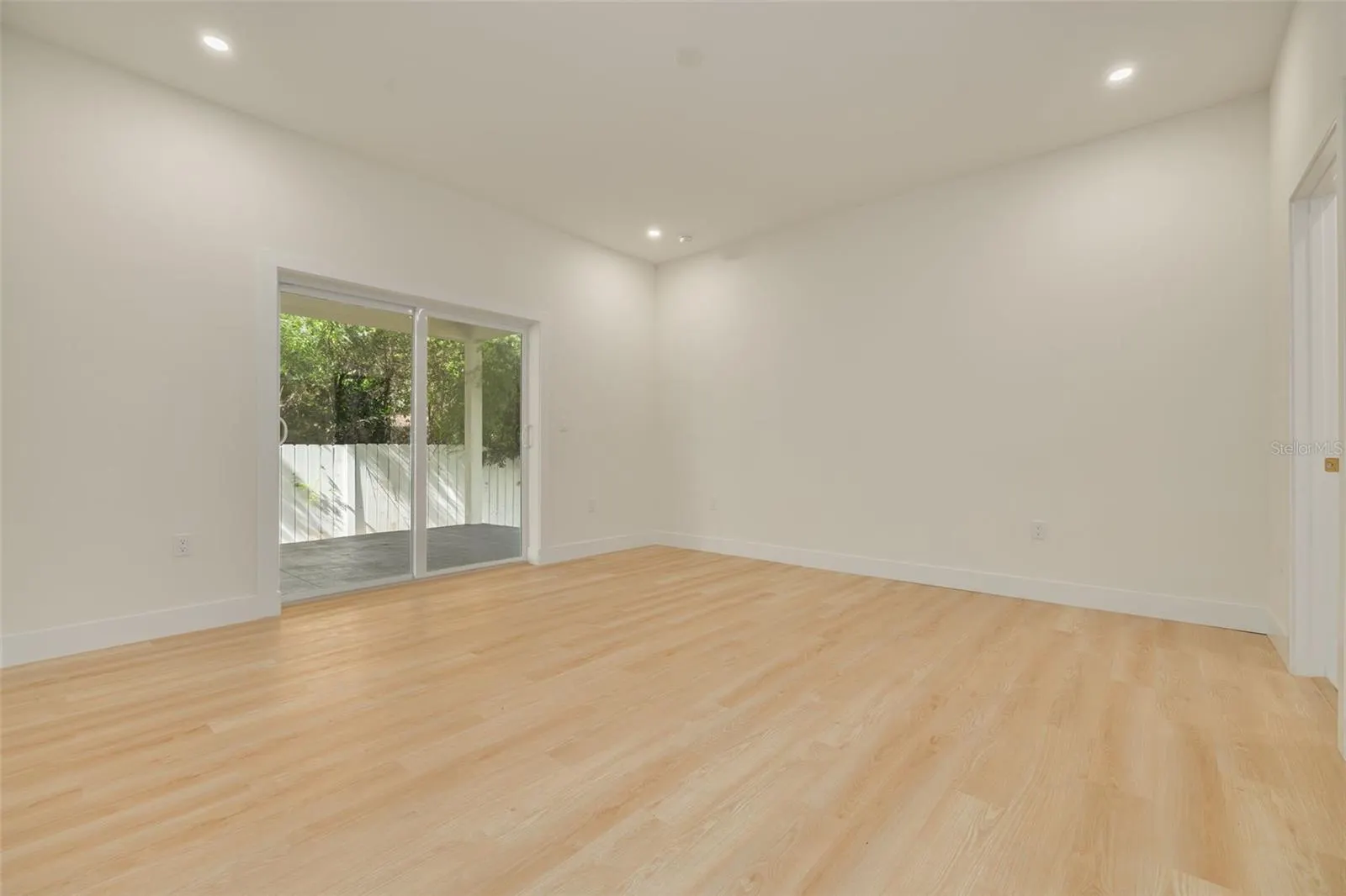 270 DIOGENES ST