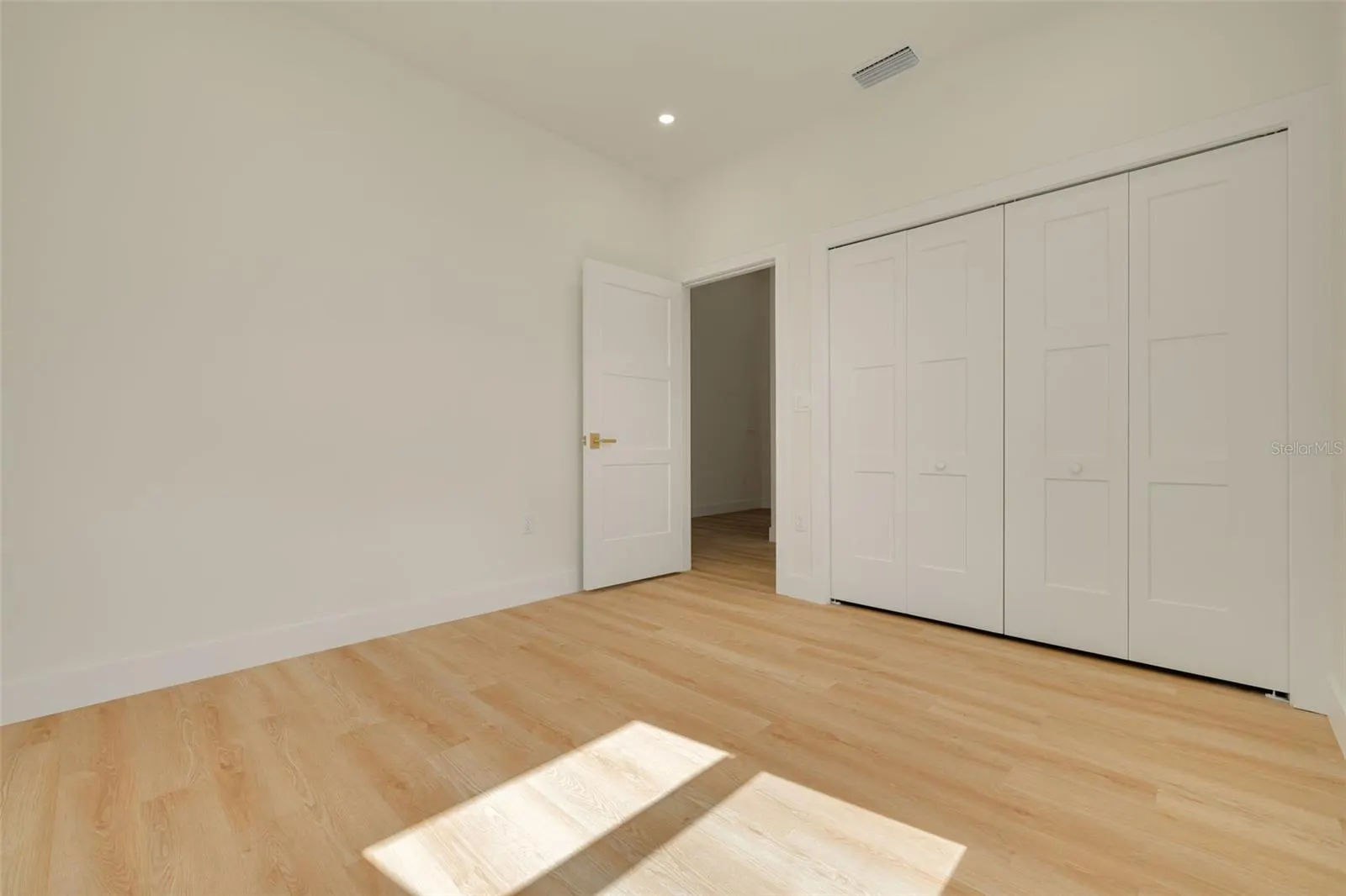 270 DIOGENES ST
