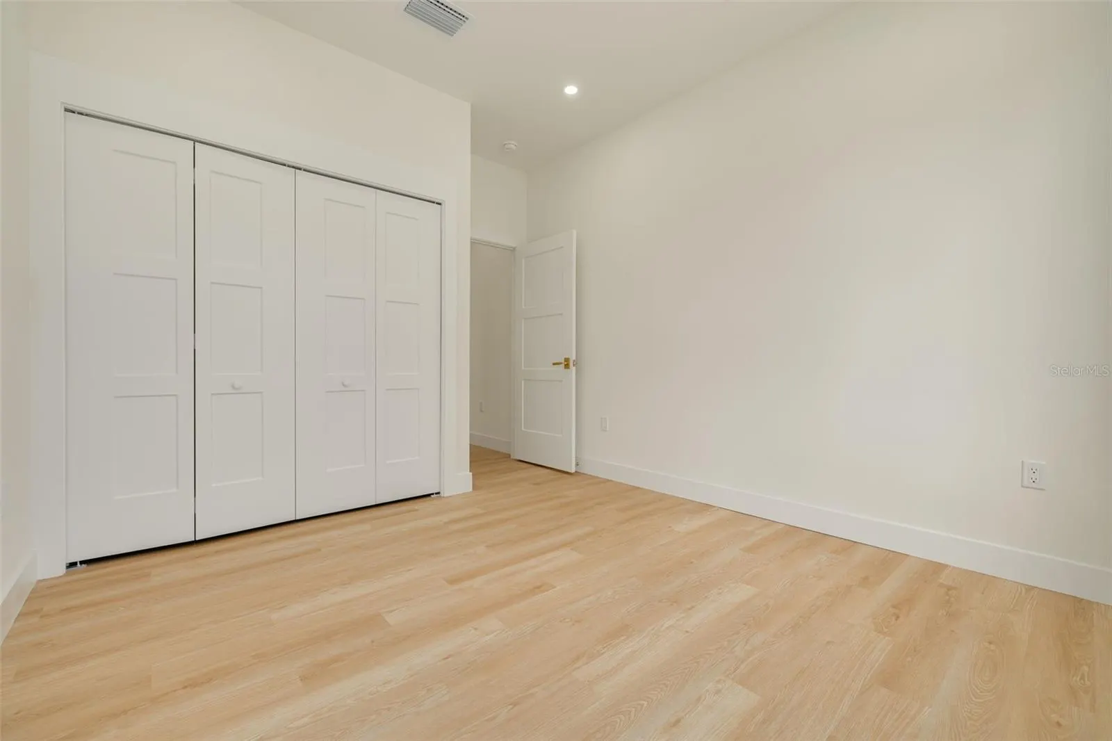 270 DIOGENES ST
