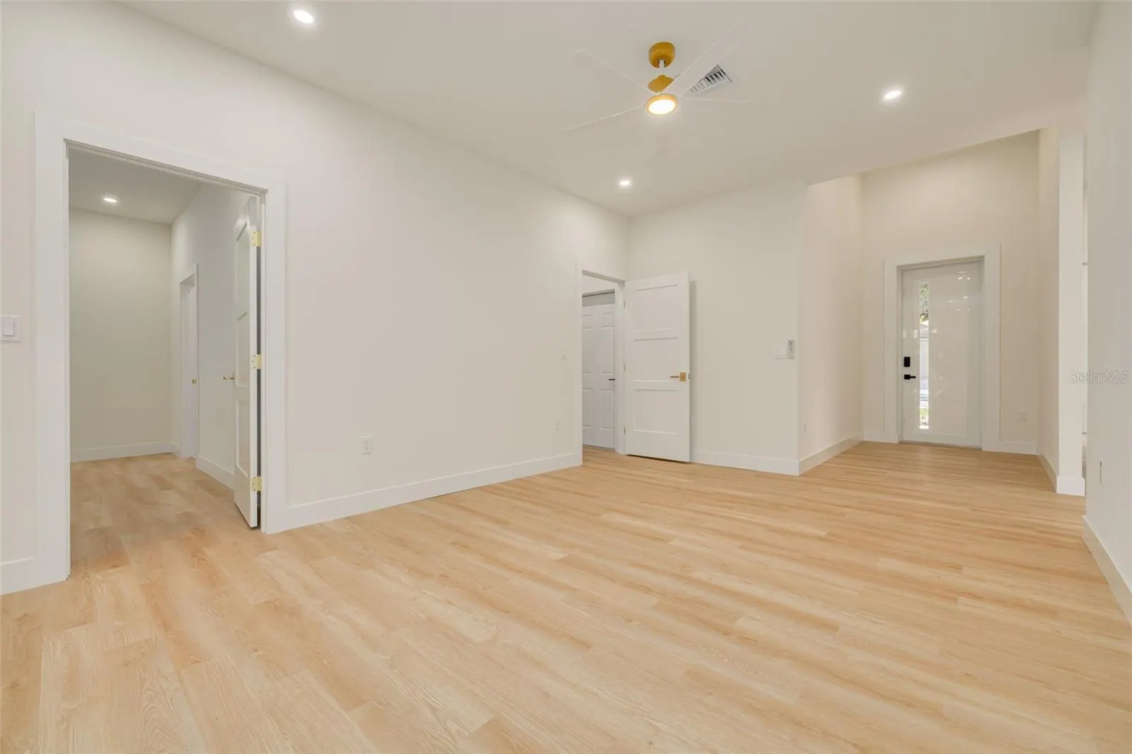 270 DIOGENES ST