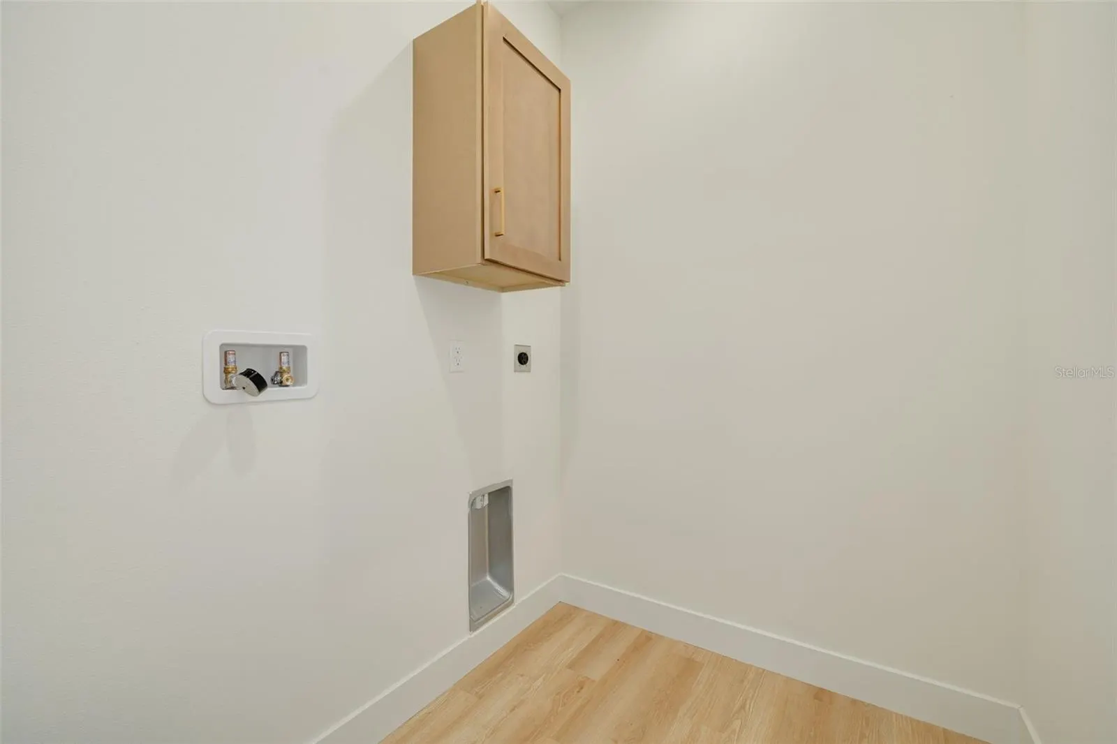 270 DIOGENES ST