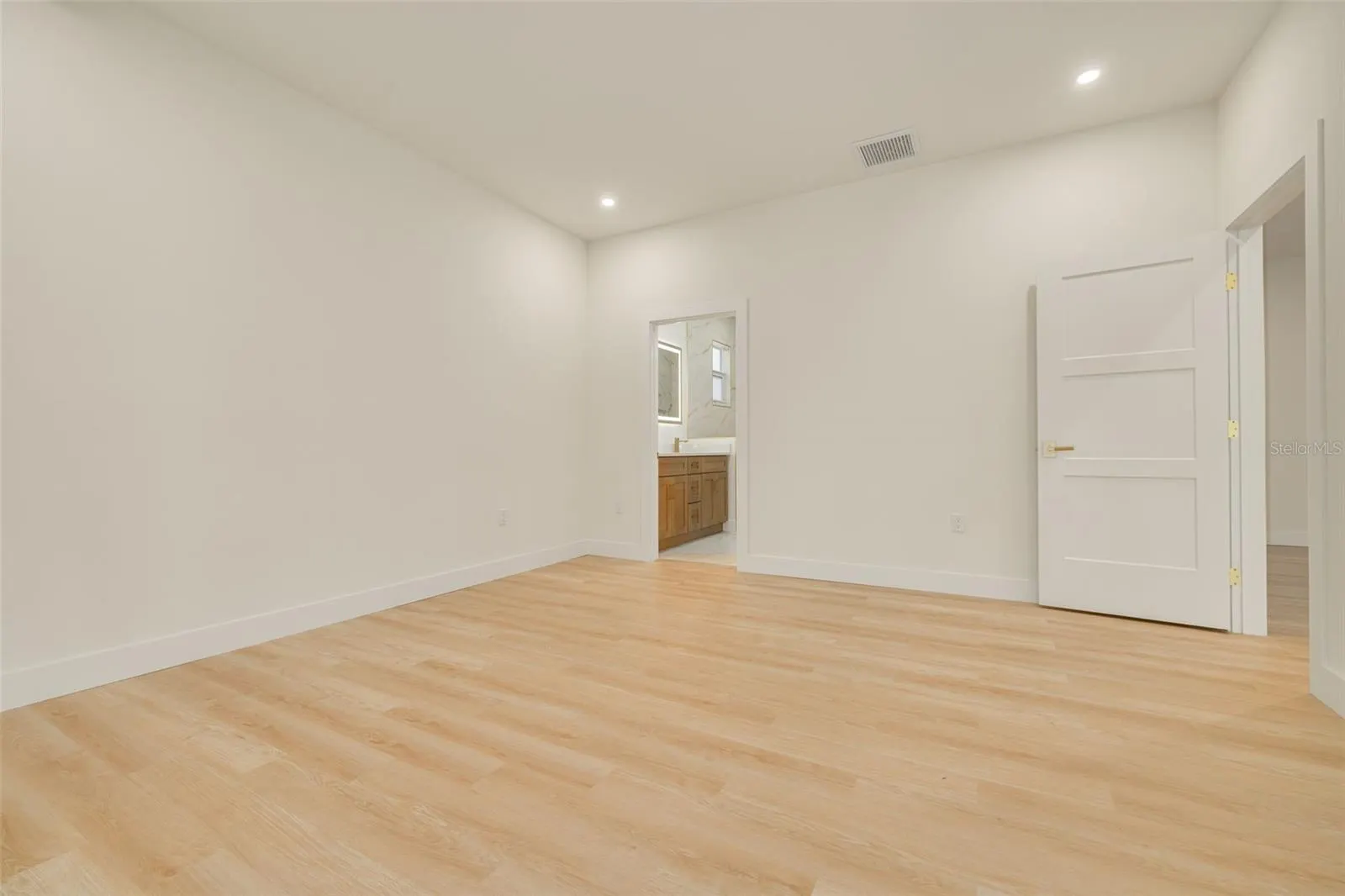 270 DIOGENES ST