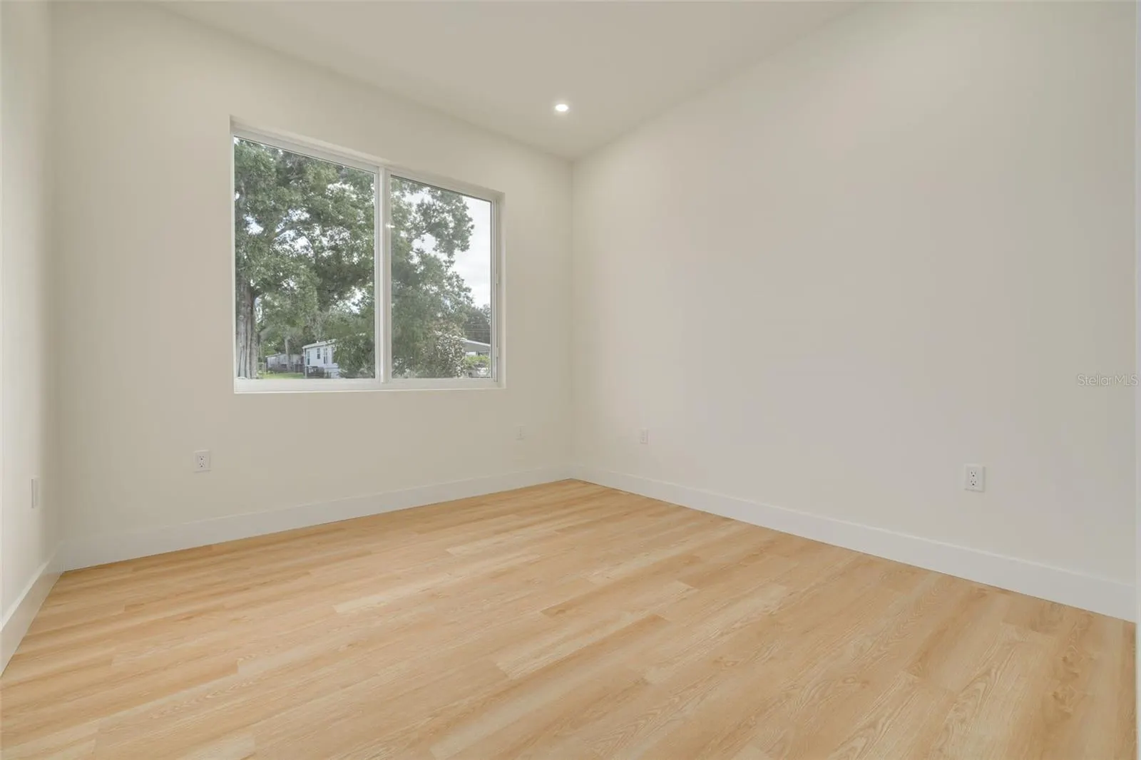 270 DIOGENES ST