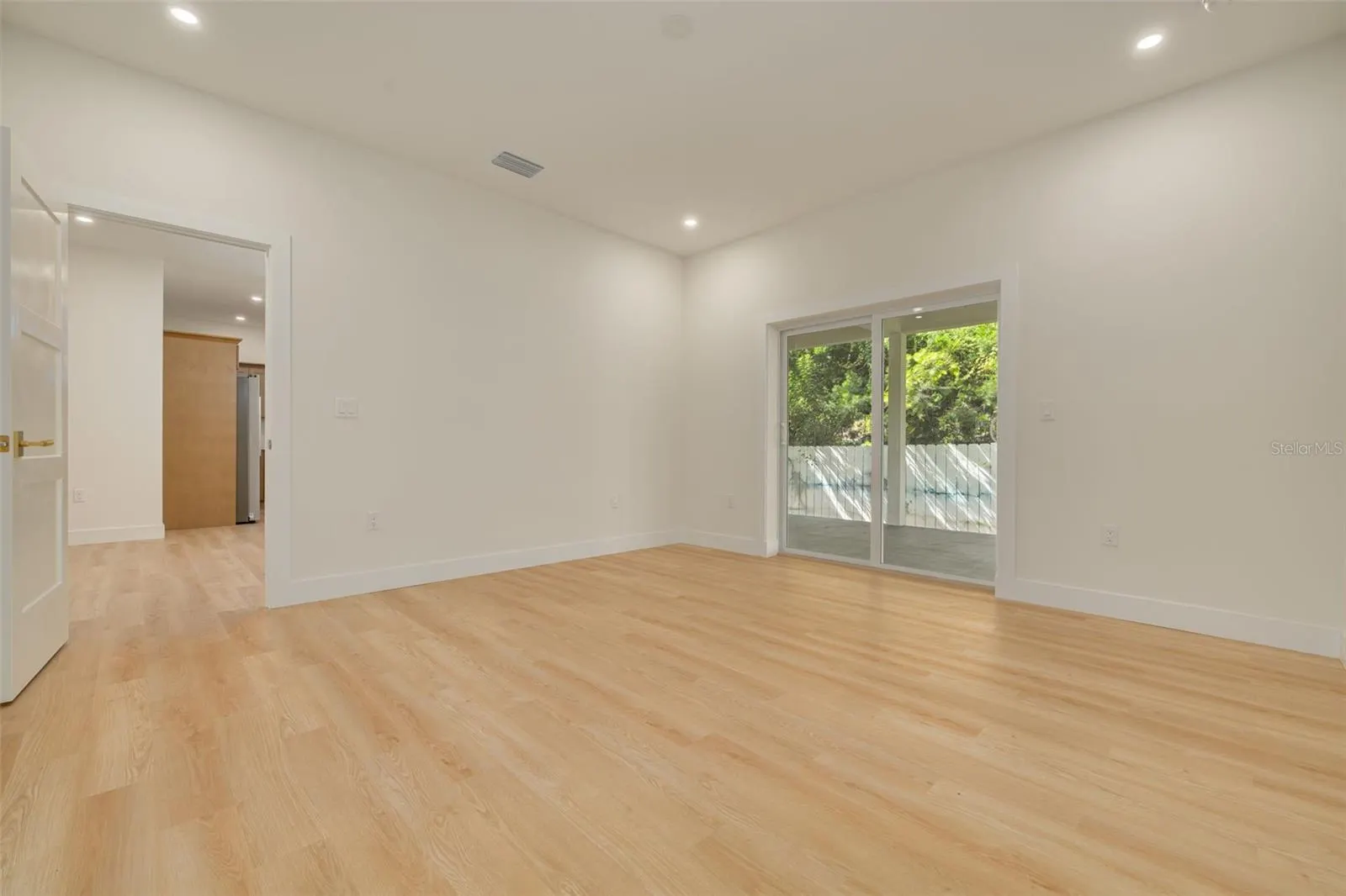 270 DIOGENES ST