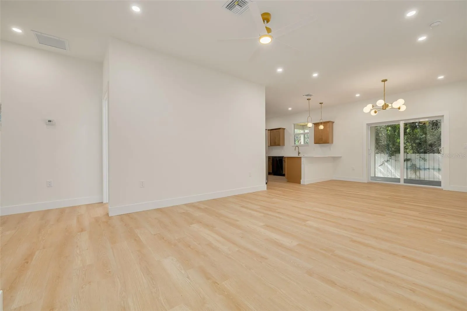 270 DIOGENES ST