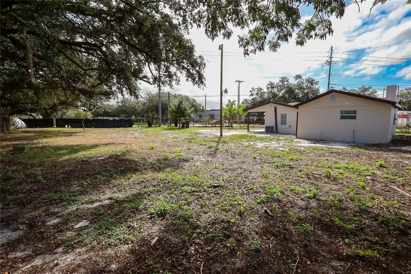 600 N EASTSIDE DR