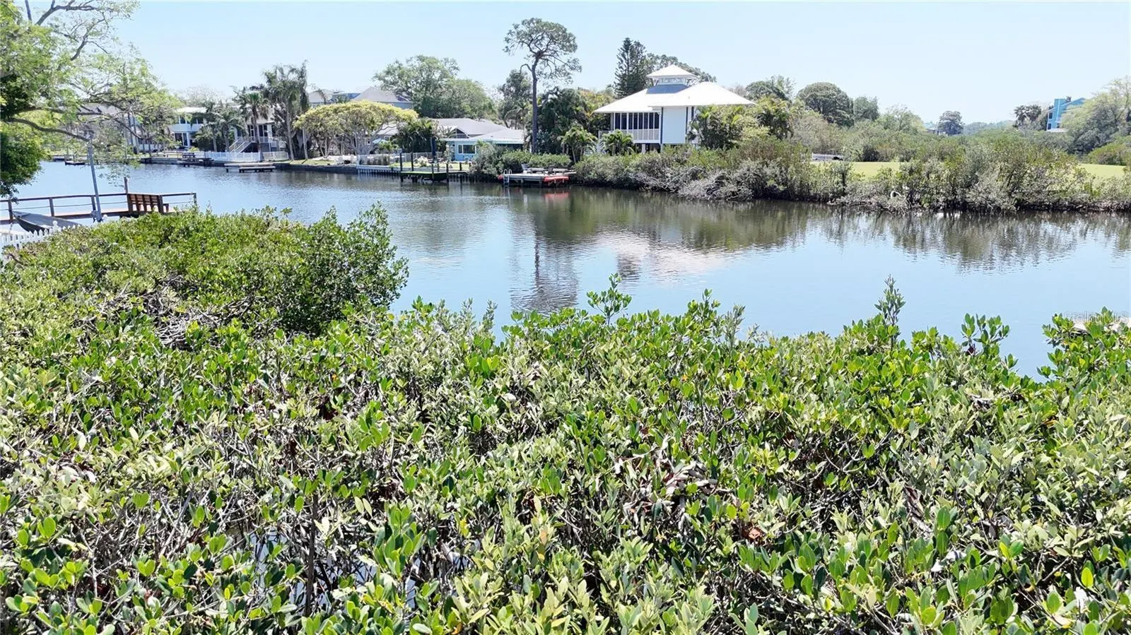 231 LAGOON DR